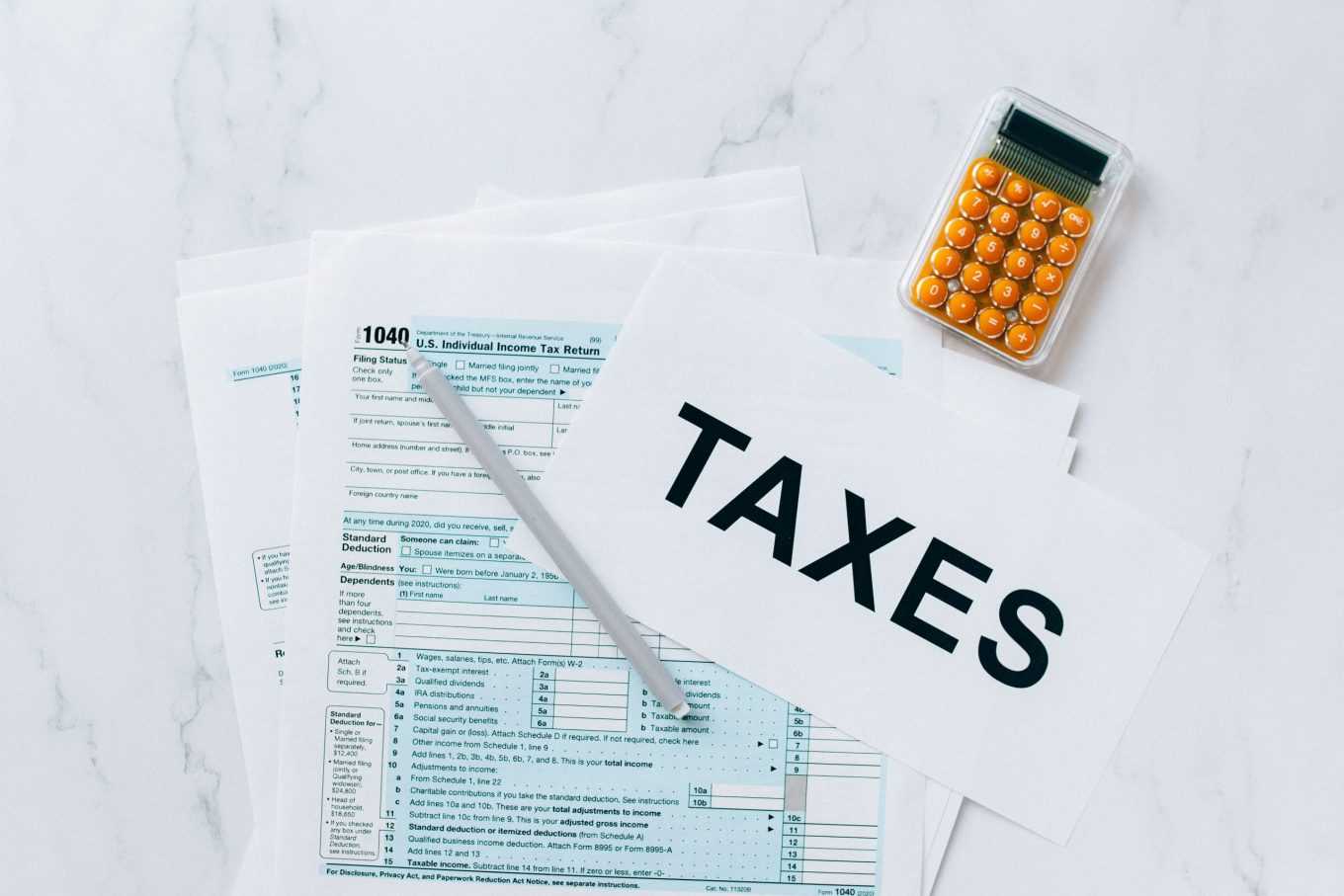 Impôts : comment déclarer ses revenus de job d'été, job étudiant ou stage ?